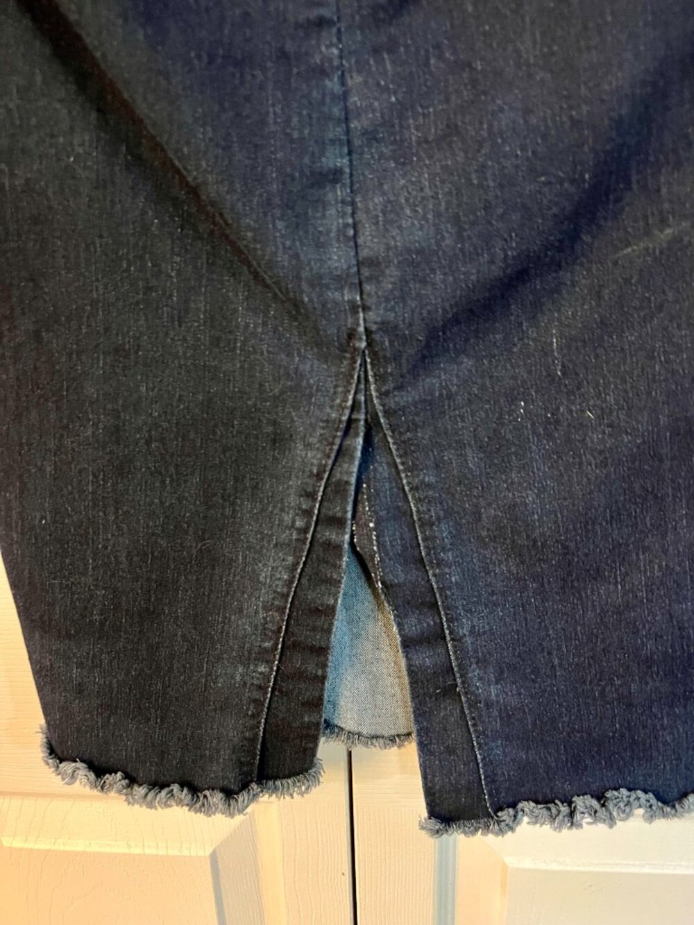 Calvin Klein Jean Pencil Skirt Size 6 Stretchy - Picture 4 of 5
